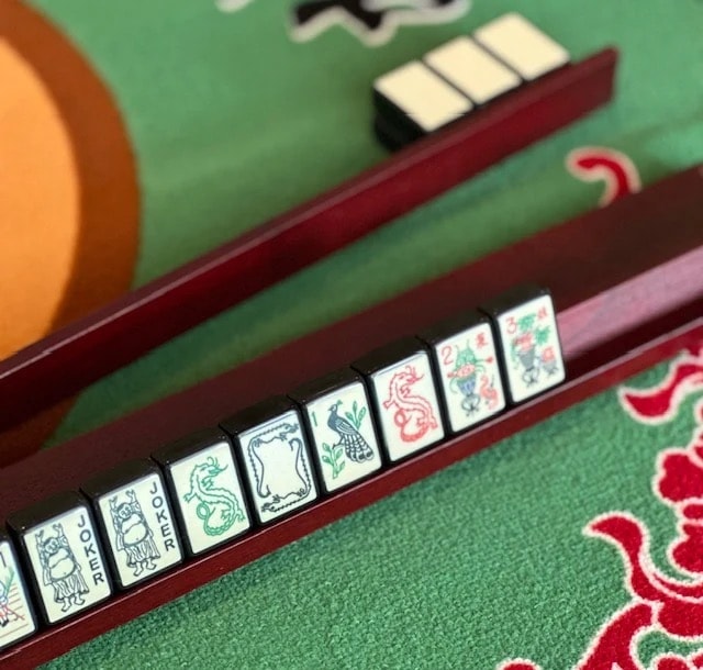 Mahjong set editorial