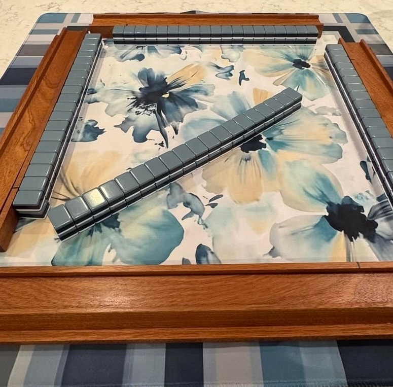 Mahjong tile arrangement